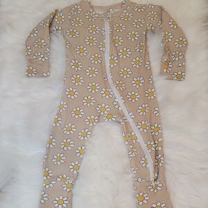 SIIX Daisy Print One-Piece Zipper Romper. 2-way Zipper. 18-24M. 100% Cotton